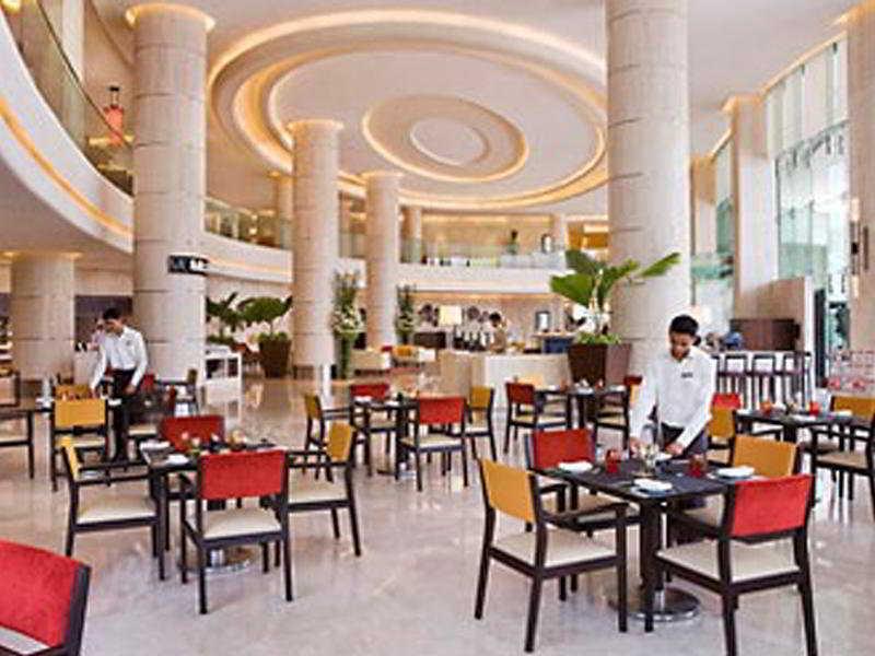 Courtyard By Marriott Mumbai International Airport Hotel Exterior photo The lobby
