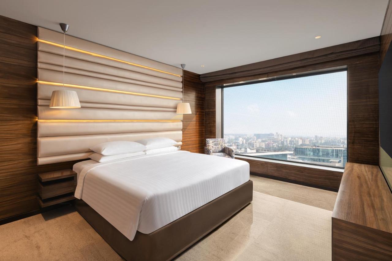 Courtyard By Marriott Mumbai International Airport Hotel Exterior photo A bedroom at the hotel