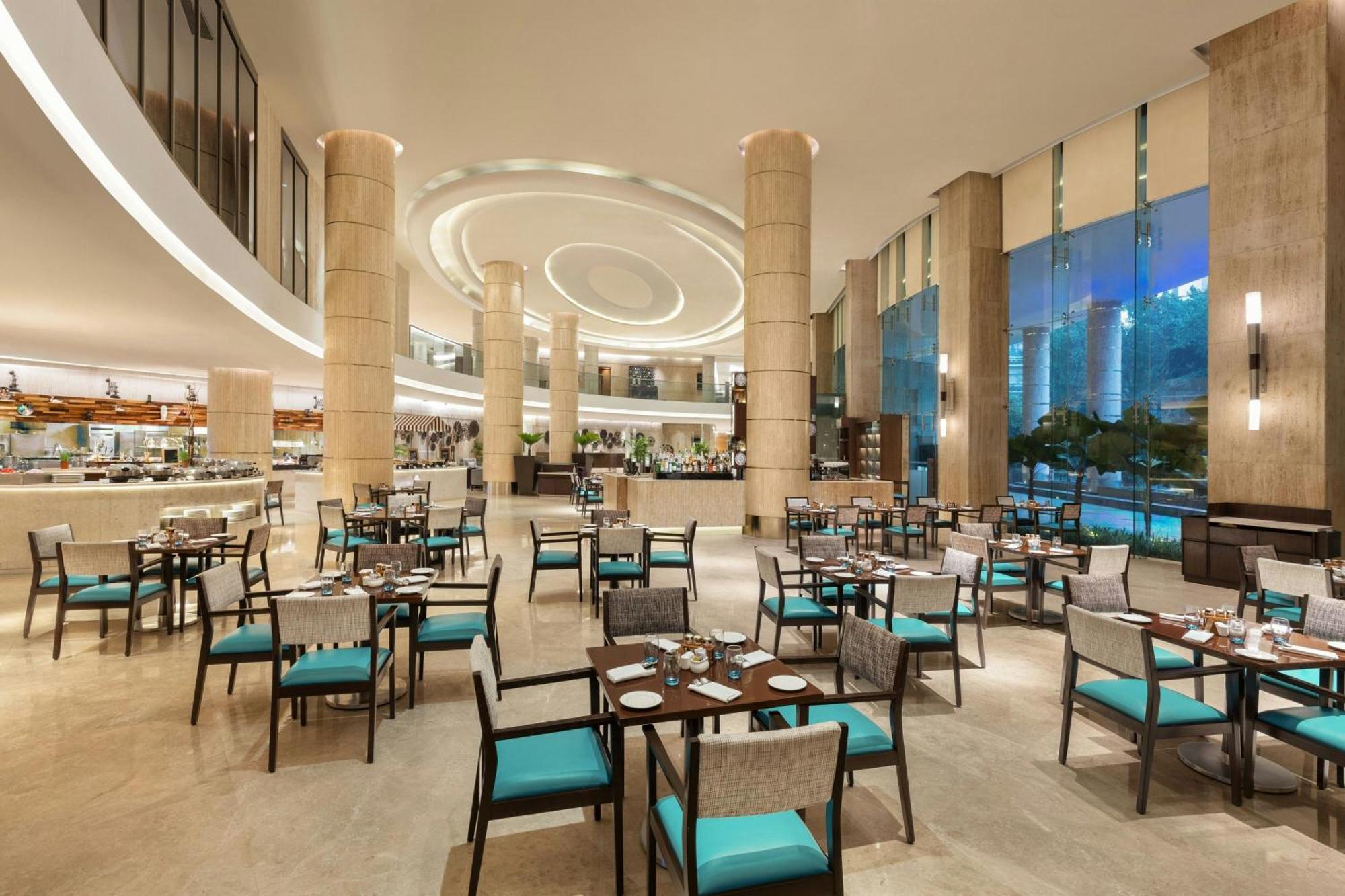 Courtyard By Marriott Mumbai International Airport Hotel Exterior photo The restaurant