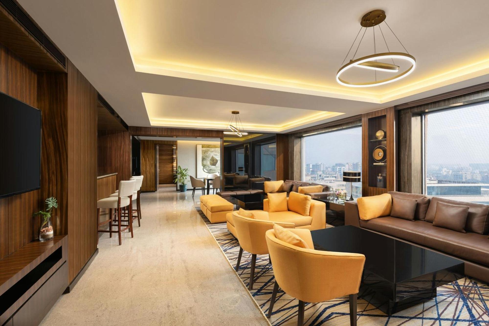 Courtyard By Marriott Mumbai International Airport Hotel Exterior photo Club Lounge at the Westin Hyderabad