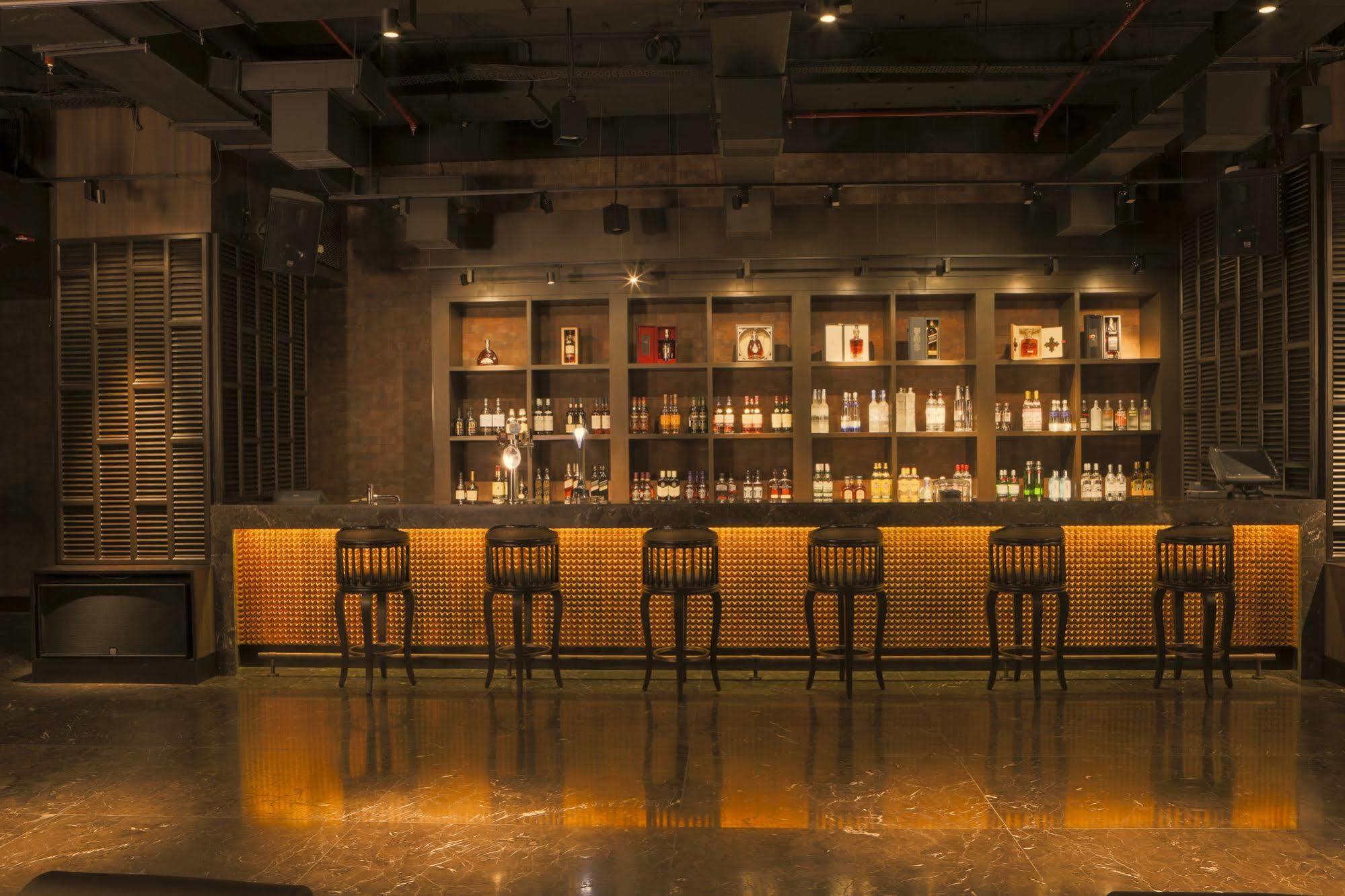 Courtyard By Marriott Mumbai International Airport Hotel Exterior photo The bar at the 2012 edition of the World of Whisky